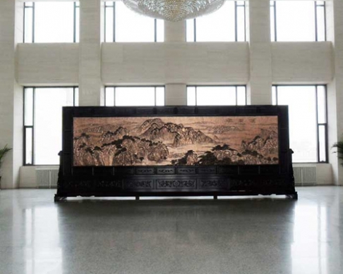 河北某单位大厅摆放的7.56x3米祖国颂、沁园雪红木紫铜浮雕屏风